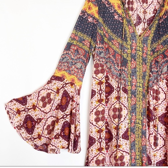 Umgee Dresses & Skirts - UMGEE bell sleeve tunic dress